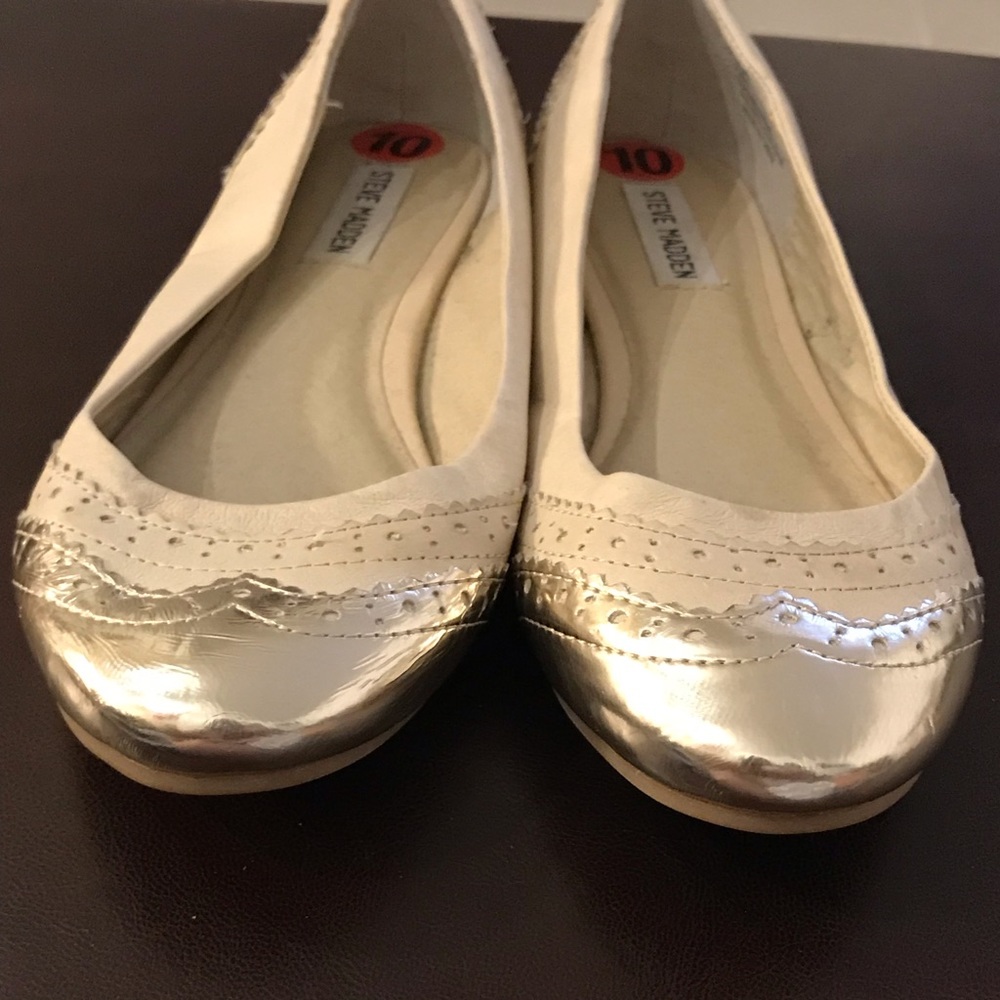New never worn Steve Madden flats